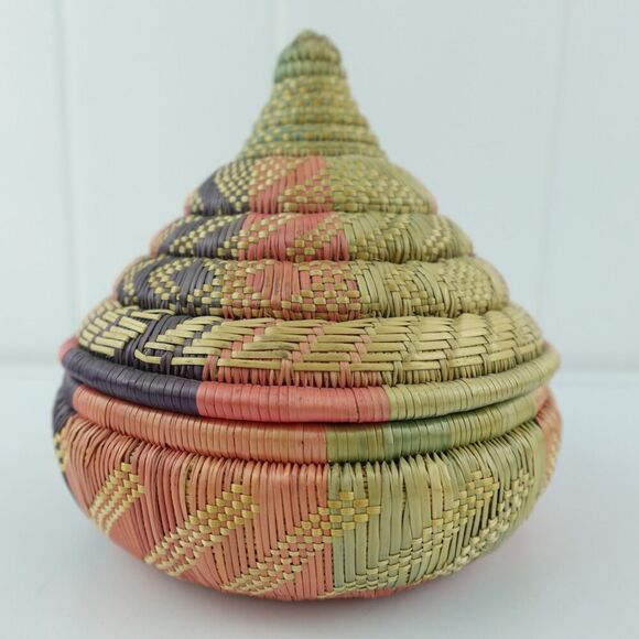 Ethiopian Hand Woven Mesob Basket With Lid - Picture 4 of 10